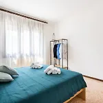 Casa 94 - Bright Apartment, 15min From Venice * Favaro Veneto
