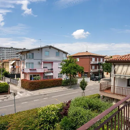 Casa 94 - Bright Apartment, 15min From Venice Tatil Evi