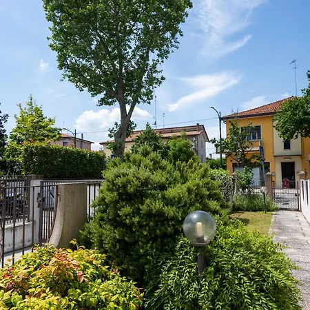Nyaraló Casa 94 - Bright Apartment, 15min From Venice