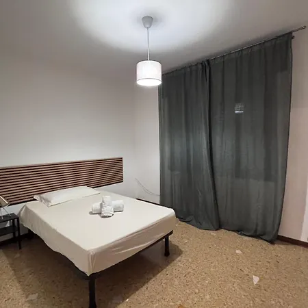 Casa 94 - Bright Apartment, 15min From Venice Nyaraló *