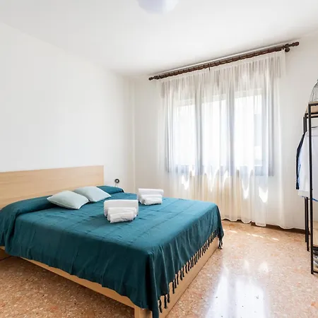 Casa 94 - Bright Apartment, 15min From Venice Holiday home